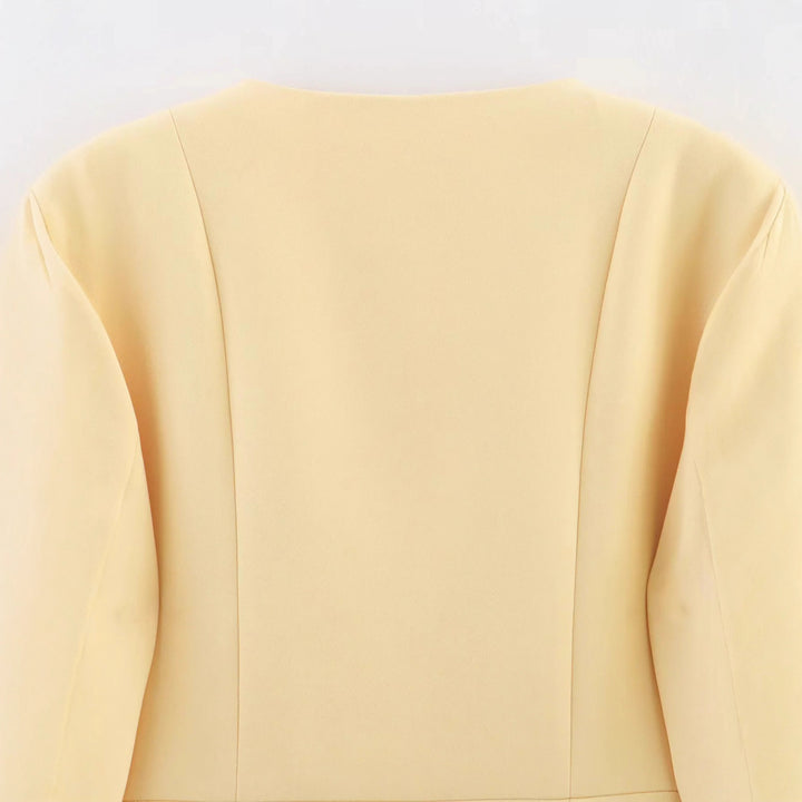 Damen nan taillierter Blazer mit Rundhalsausschnitt, verdeckter Knopfleiste, Pattentaschen und taillierter Kellerfalte Echo Archiv