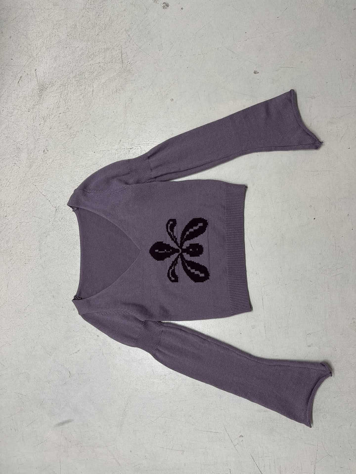 Damen nan kurzes Feinstrick V‑Pullover mit floralem Intarsienmotiv und ausgestellten Trompetenärmeln Echo Archiv