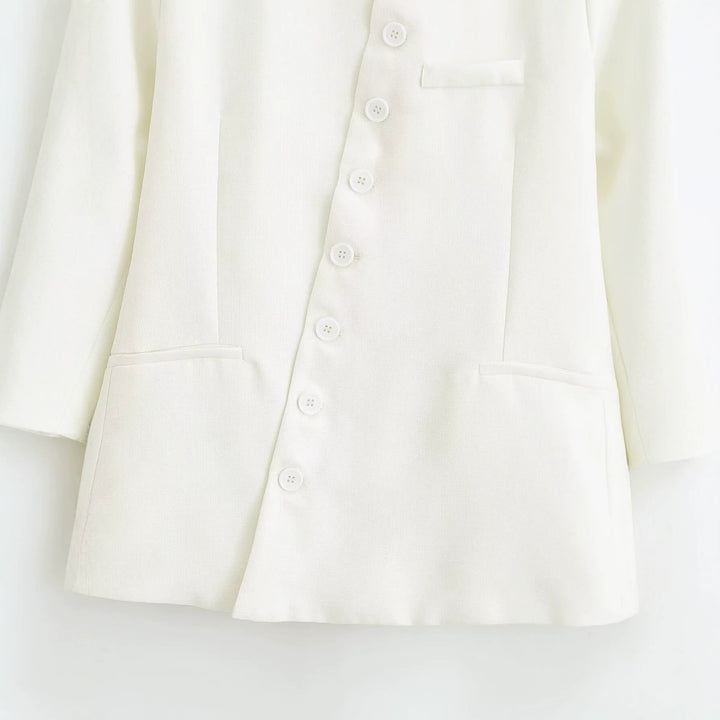 Damen Taillierte Blazer‑Jacke mit Stehkragen, asymmetrischer Knopfleiste und Eingrifftaschen Echo Archiv