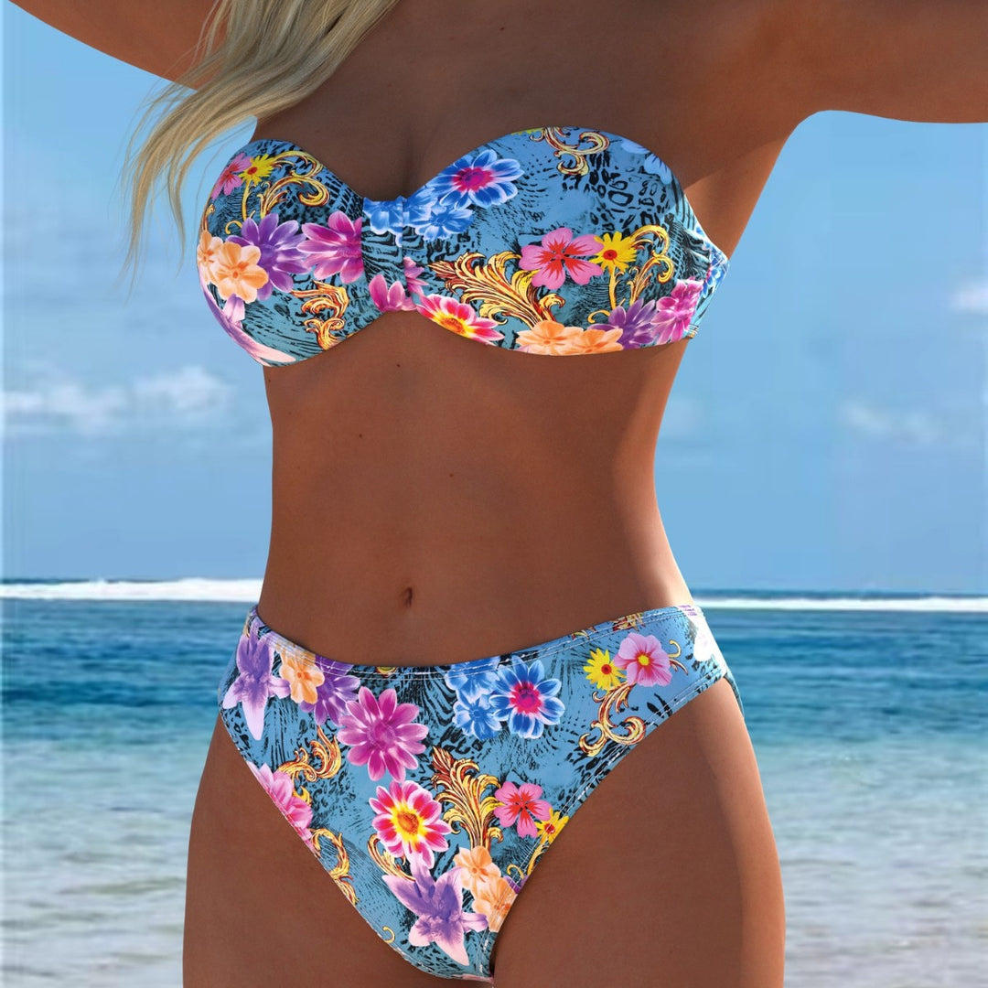 Damen Bikini-Set mit einem eleganten Bustier-Oberteil und hohem Beinausschnitt Echo Archiv