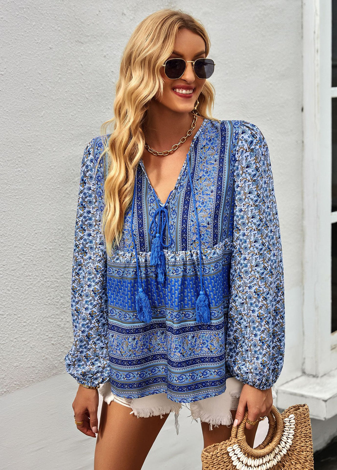 Damen lockere Boho-Tunika-Bluse mit V-Ausschnitt, Quasten-Tie und gerafften Ballonärmeln – Élovi