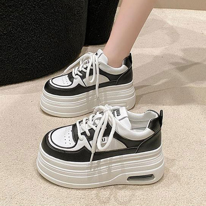 Damen Plateau Sneakers mit trendigem zweifarbigem Design und verstärkter Dämpfung Echo Archiv