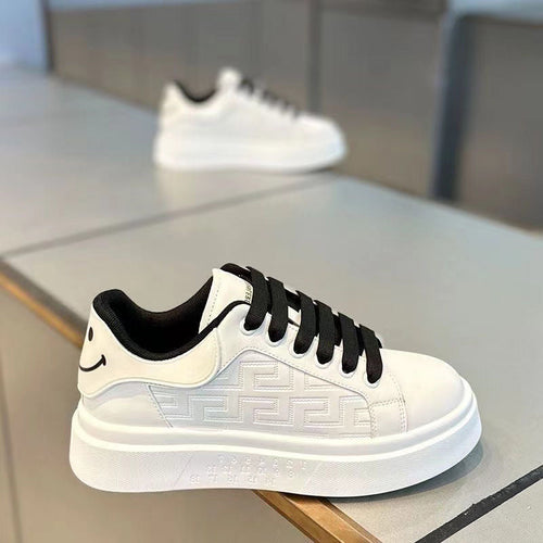 Damen Modische Sneakers mit hochdämpfender Sohle und stylishen Applikationen Echo Archiv