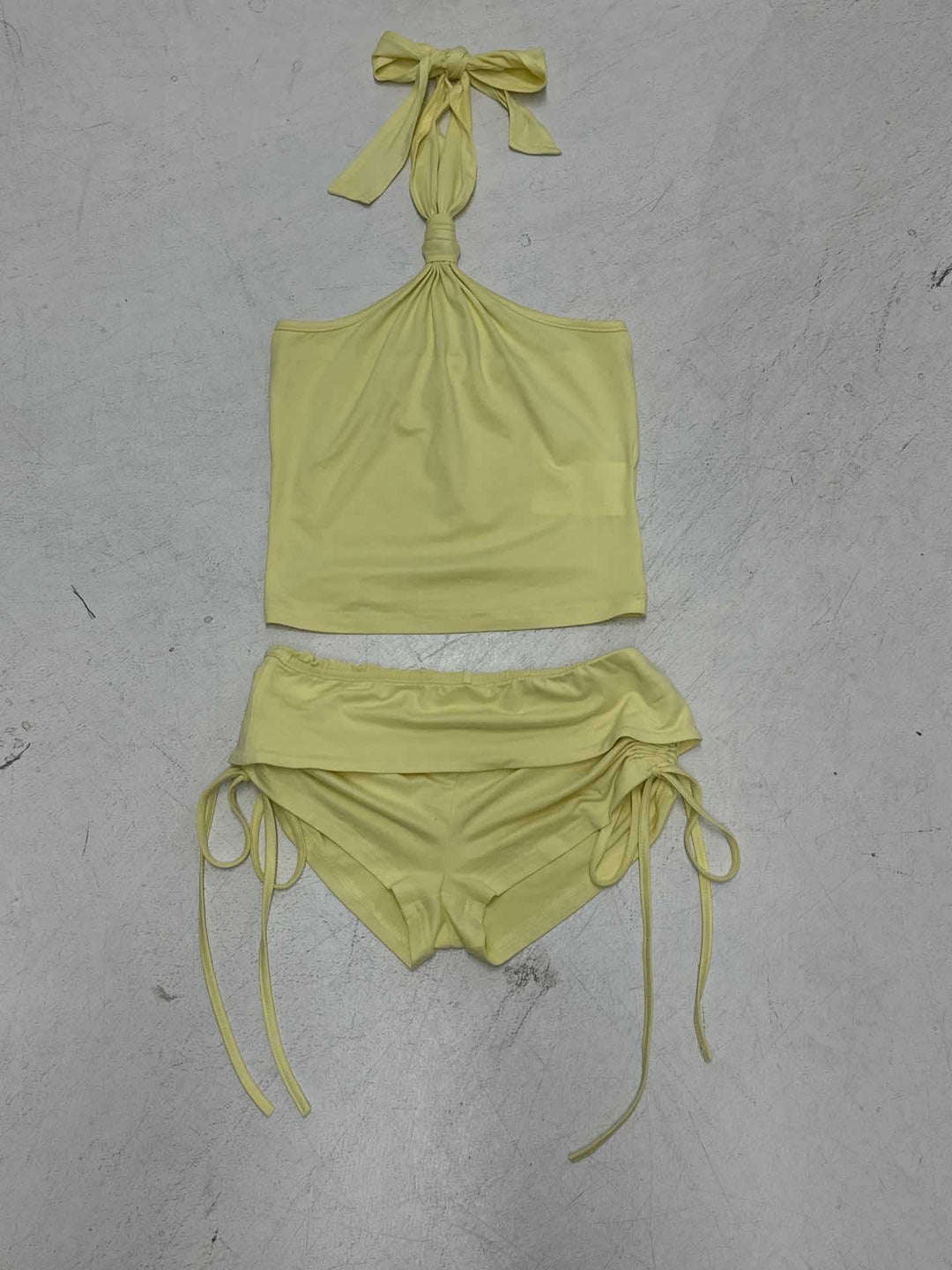 Damen hochwertiges Badeanzug-Set mit verstellbarem Haltertop und Rüschenhosen Echo Archiv