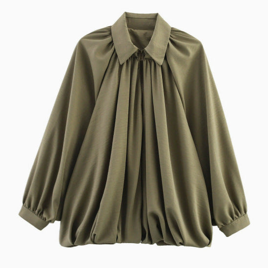 Damen Oversize Plissée-Hemdbluse mit Frontreißverschluss, Kellerfalten und Ballonärmeln Echo Archiv