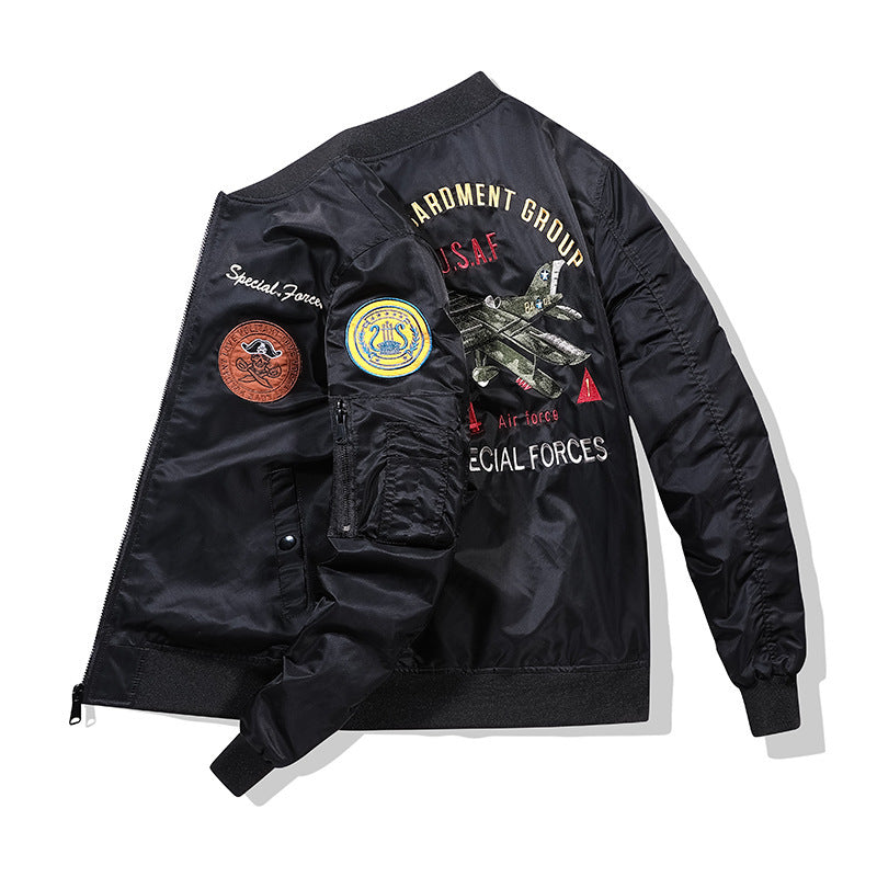 Herren Bomberblouson im Military-Patchstil mit Ärmel-Utilitytasche und geripptem Kragen – Brevano
