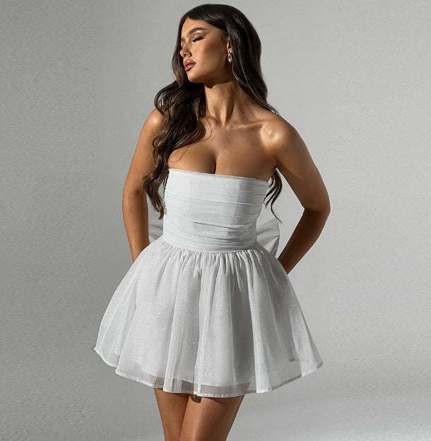 Damen Neckholder Minikleid mit schimmernden Details und eleganter Silhouette Echo Archiv