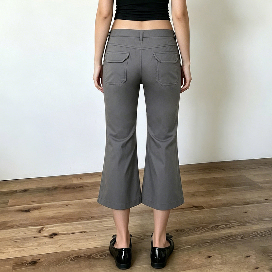 Damen Verkürzte ausgestellte Stretch-Hose mit aufgesetzten Taschen – Avélisse