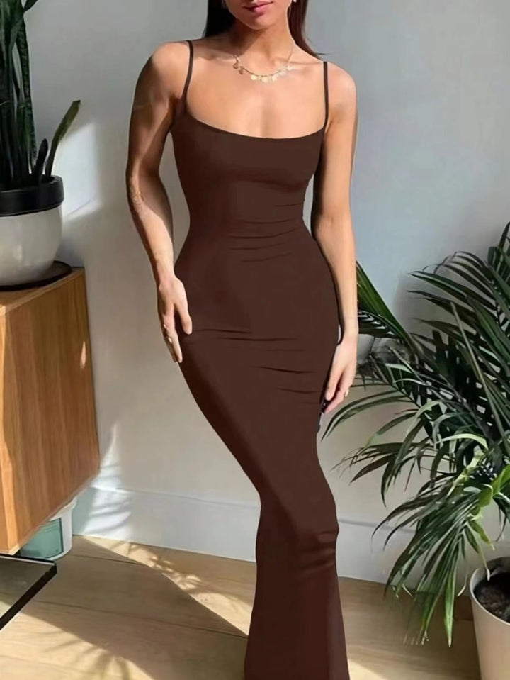 Damen Elegantes Langes Kleid mit schmalem Schnitt und feinen Trägern Echo Archiv