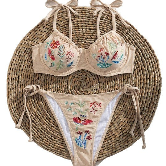 Damen Eleganter Bikini mit kunstvollen Stickereien Echo Archiv