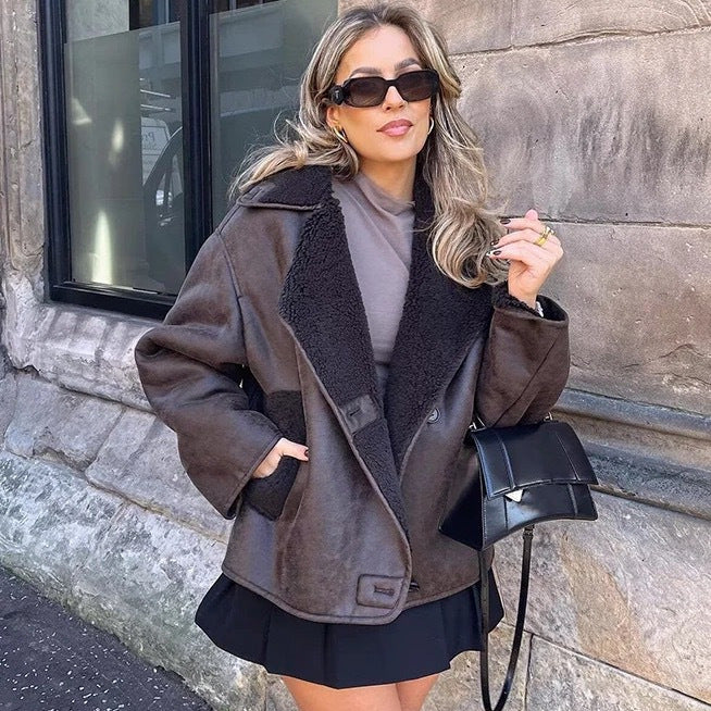 Damen nan kurze Winterjacke mit weichem Teddyfutter, Umschlagkragen und Knopfleiste Echo Archiv