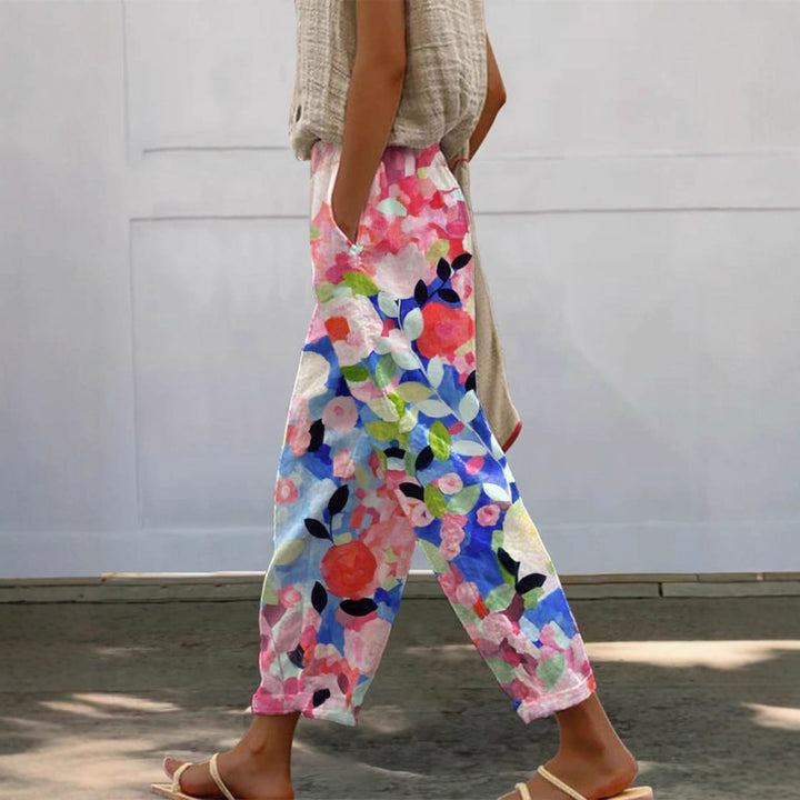 Damen Weite Sommerhose mit floralem Design und praktischen Taschen Echoarchiv