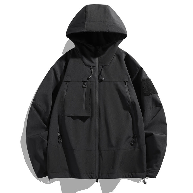 Herren technische Outdoor-Jacke mit verstellbarer Kapuze und multifunktionalen Taschen Echoarchiv