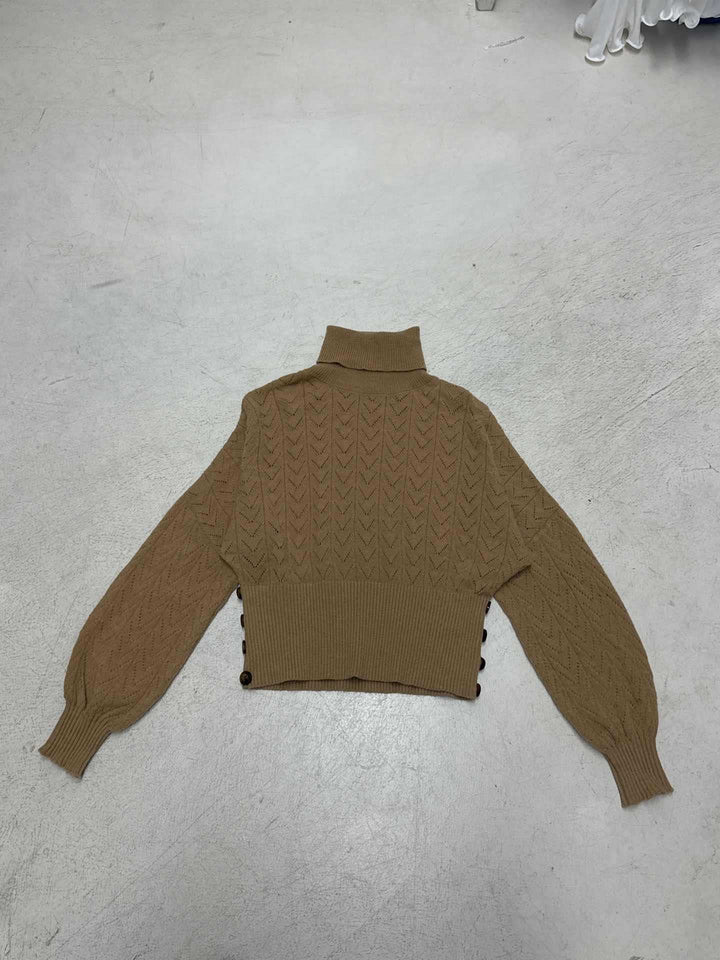 Damen nan kurzes Strick-Turtleneck mit Zierknopfleiste und Ballonärmeln Echo Archiv