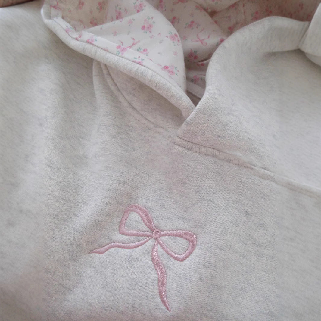 Damen-Hoodie mit floralem Stickdesign und bedrucktem Kapuzenfutter – Auréline