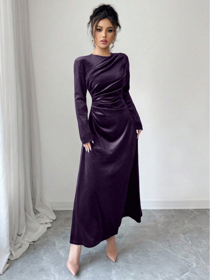 Damen Elegantes und stilsicheres Abendkleid Echo Archiv
