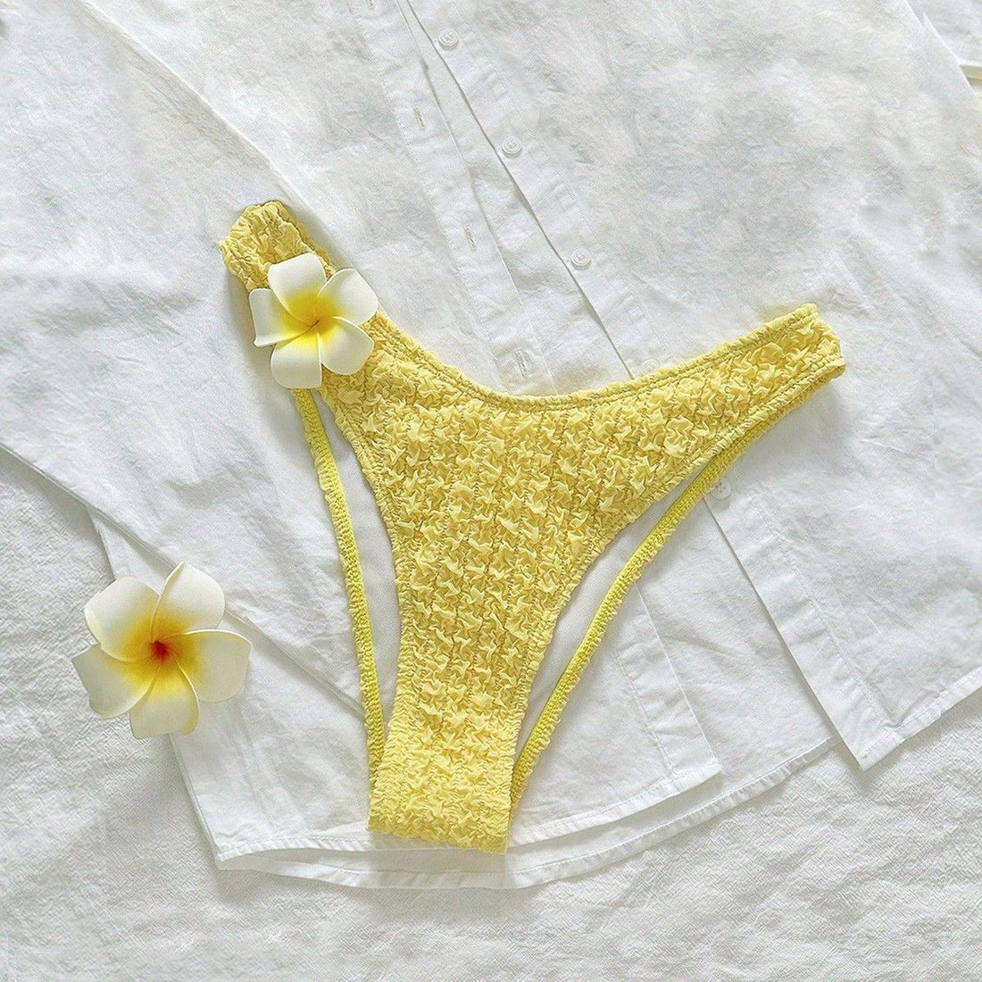 Damen Hochgeschnittenes Bikiniunterteil mit strukturierten Rüschen – Maréssa