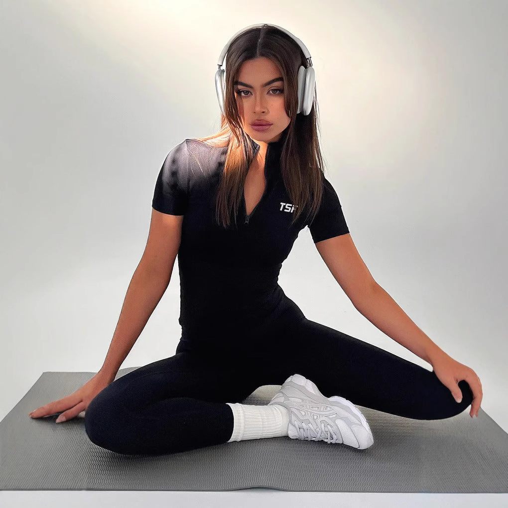 Damen Sportlicher Kurzoverall mit funktionalem Reißverschluss und figurbetonendem Schnitt Echo Archiv
