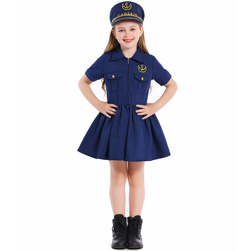 Mädchen Polizeikostüm mit Kleid und Mütze Echo Archiv