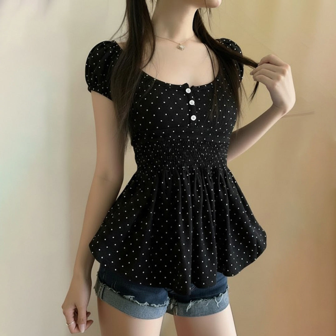 Damen Verspieltes Polka Dots Oberteil mit Rüschen und Knopfleiste Echo Archiv