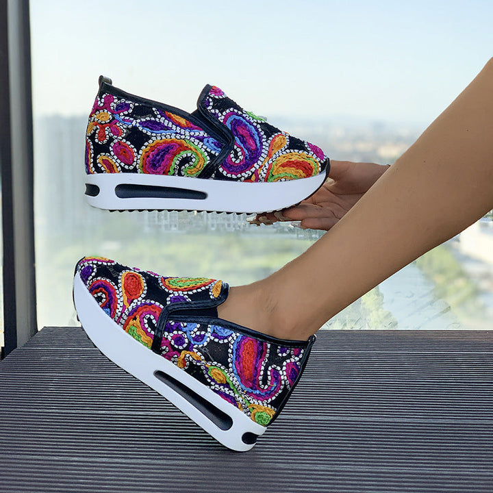 Damen modische Slip-On Sneakers mit buntem Stickdesign Echo Archiv