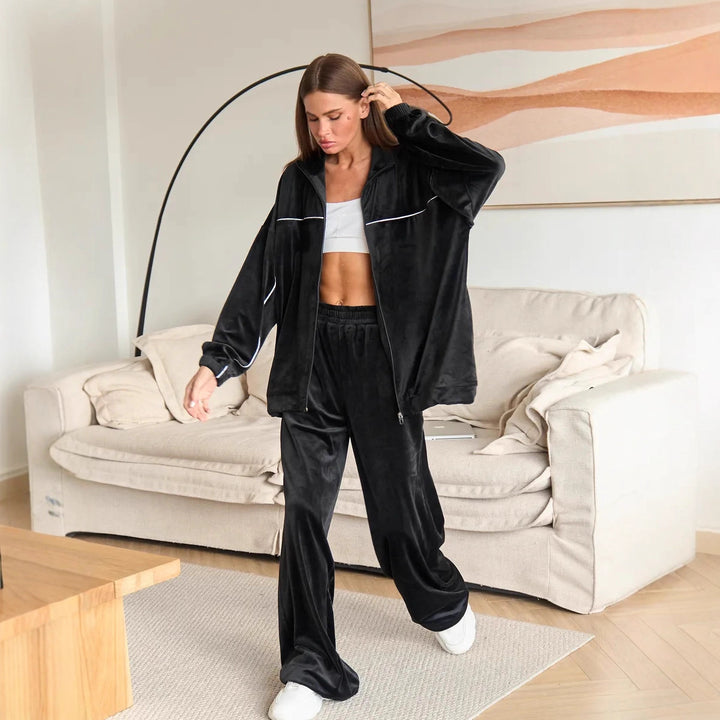 Damen Palazzo-Lounge-Set aus seidig-weichem Nicki mit hoher Kragenblende, Oversize-Passform und elastischer Bundhose – Élanora
