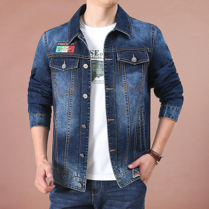 Herren Jeansjacke im Vintage‑Look mit bedrucktem Innenfutter und Emblem‑Details – Denvaro