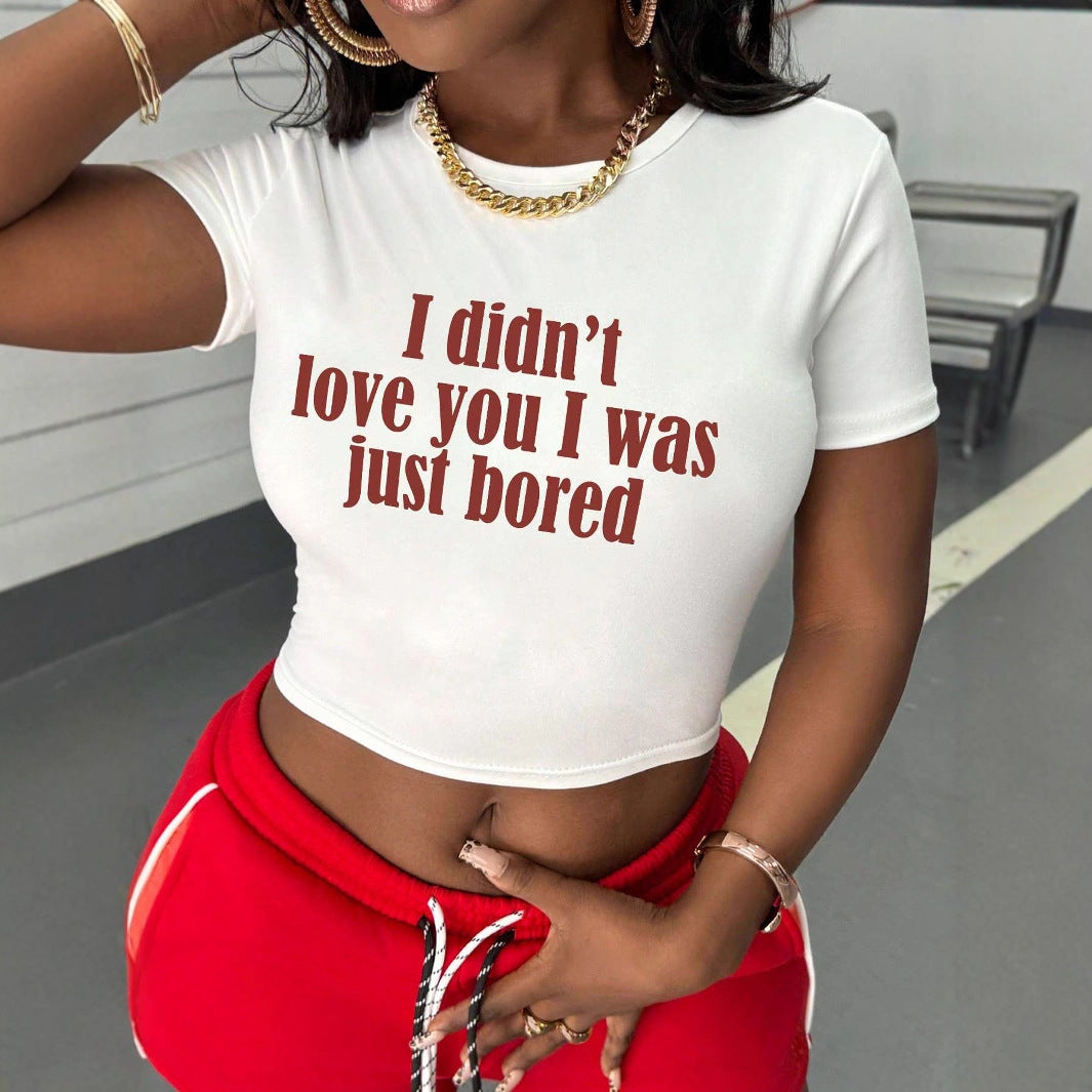 Damen Crop-Shirt mit kreativem Statement und figurbetontem Schnitt Echo Archiv