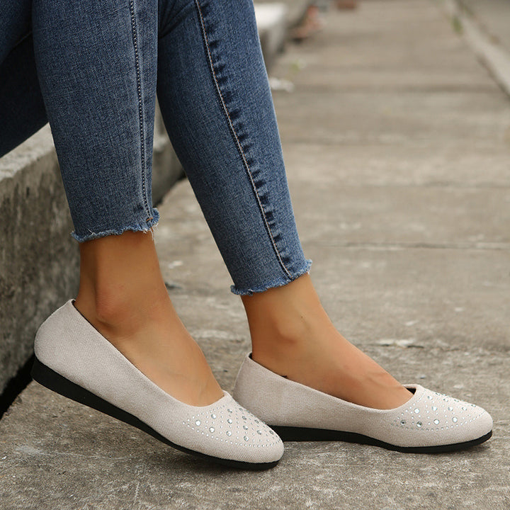 Damen flache Ballerina-Slipper aus Veloursimitat mit Strassapplikation und gepolsterter Komfortinnensohle – Avérine