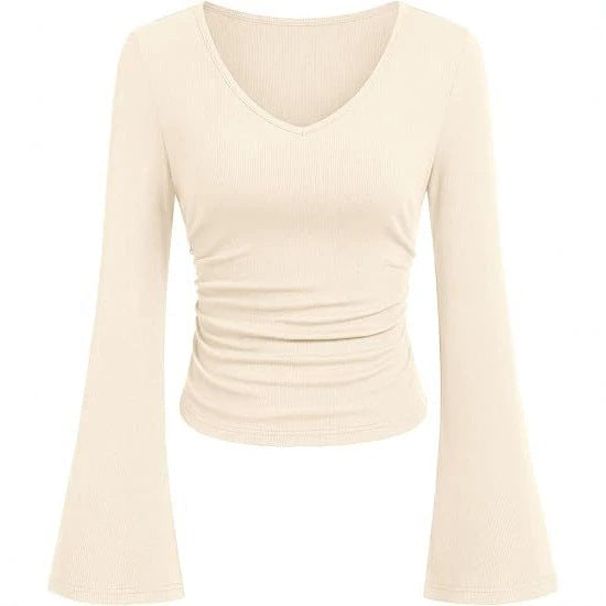 Damen Geripptes Cropped-Top mit V-Ausschnitt, taillierter Raffung und ausgestellten Trompetenärmeln – Orélia