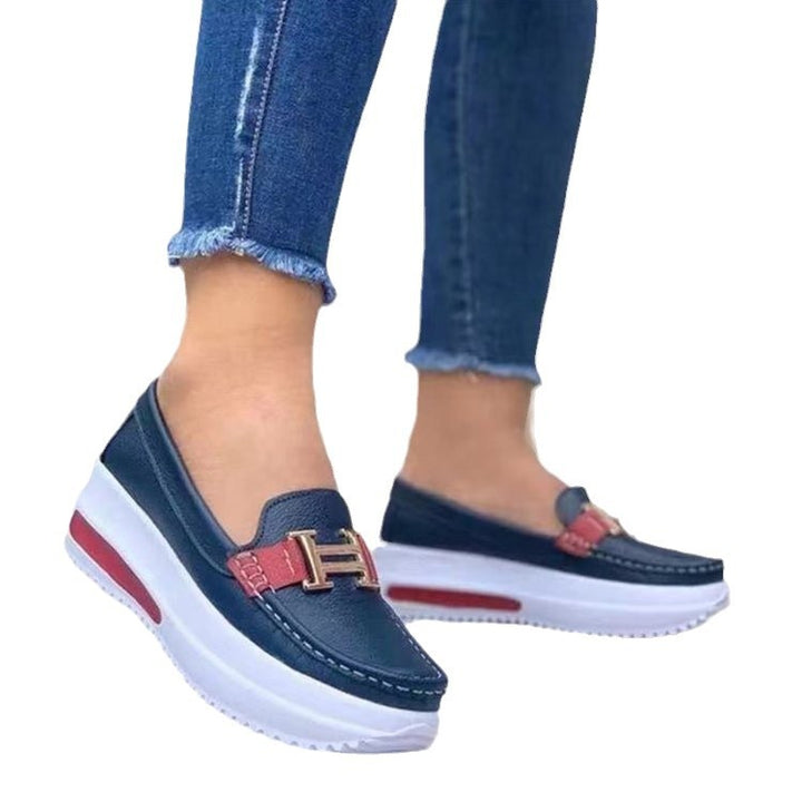 Damen Plateaulloafer mit modischem Schnallen-Detail und gepolstertem Komfortfußbett – Lioré