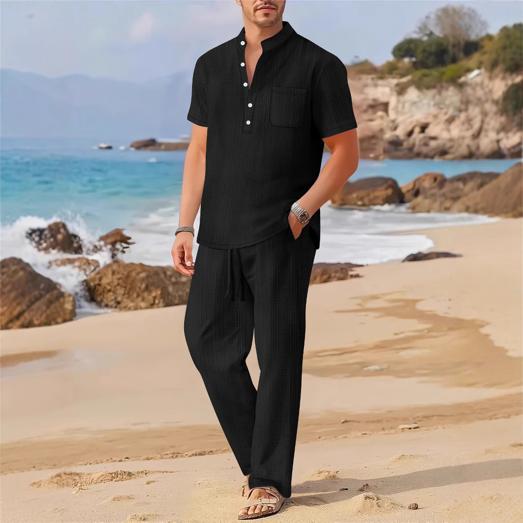 Herren lässiges Ensemble aus Kurzarmhemd und lockerer Hose Echoarchiv