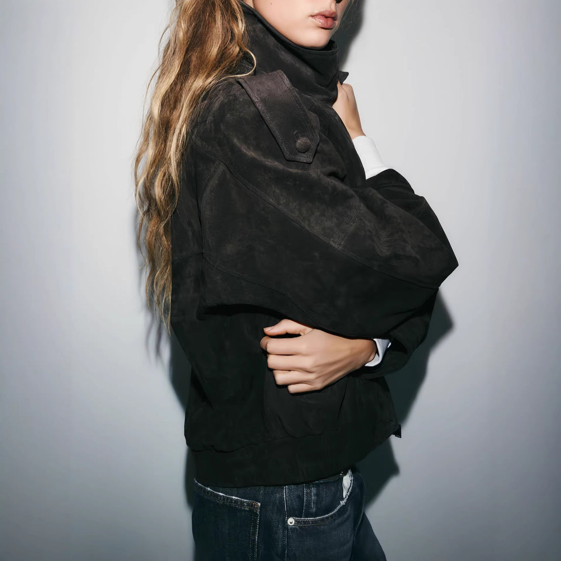 Damen Lässige Wildlederjacke mit hohem Kragen – Célinea