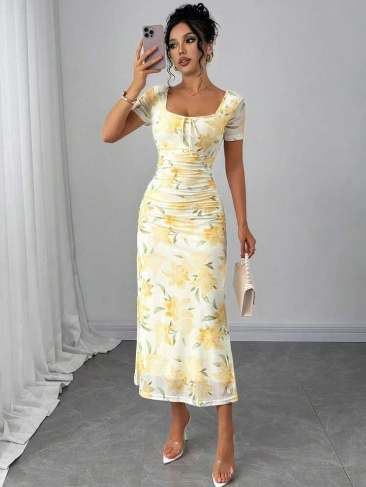 Damen Midi-Kleid mit raffinierten Falten und floralem Muster Echo Archiv