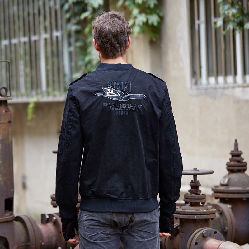 Herren leichte Bomberjacke im Flieger-Utility-Stil mit Schulterepauletten und Ärmeltasche Echoarchiv