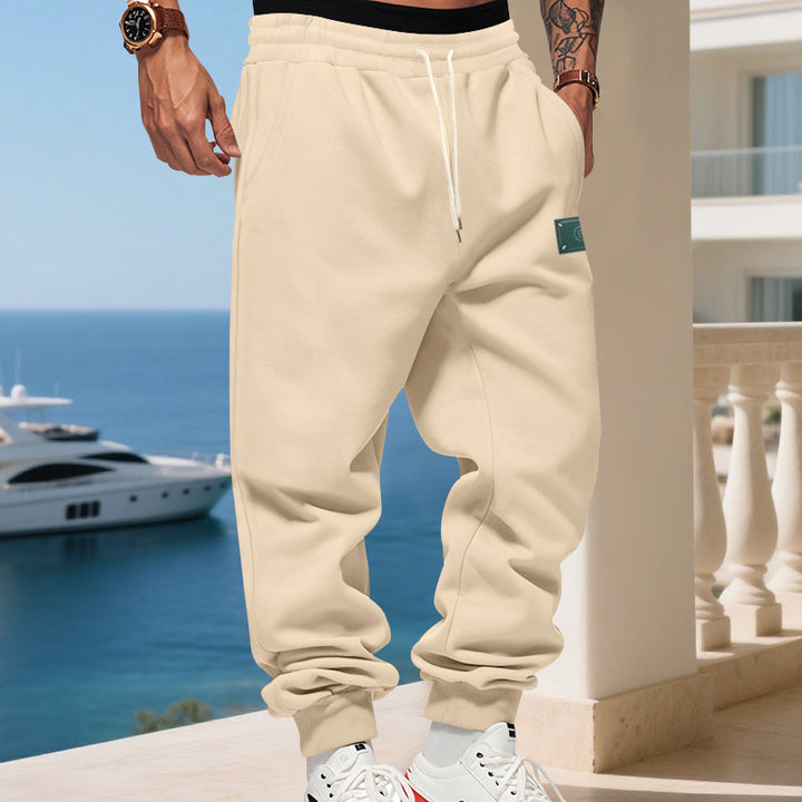 Herren Sportliche Jogginghose im modernen Relaxed Fit Echoarchiv