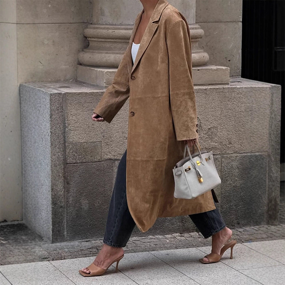 Damen Langmantel aus Veloursleder‑Optik mit schmalem Revers und cleanem Schnitt Echoarchiv