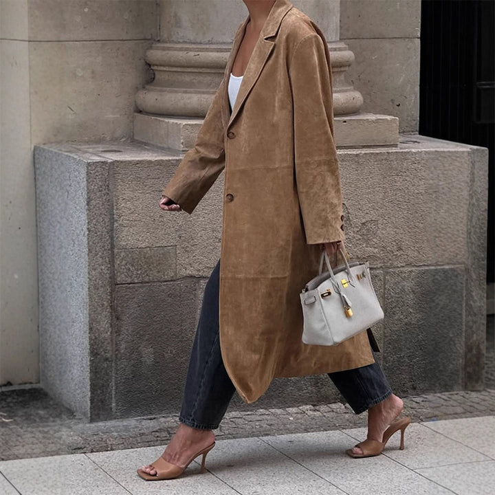 Damen Langmantel aus Veloursleder‑Optik mit schmalem Revers und cleanem Schnitt Echoarchiv