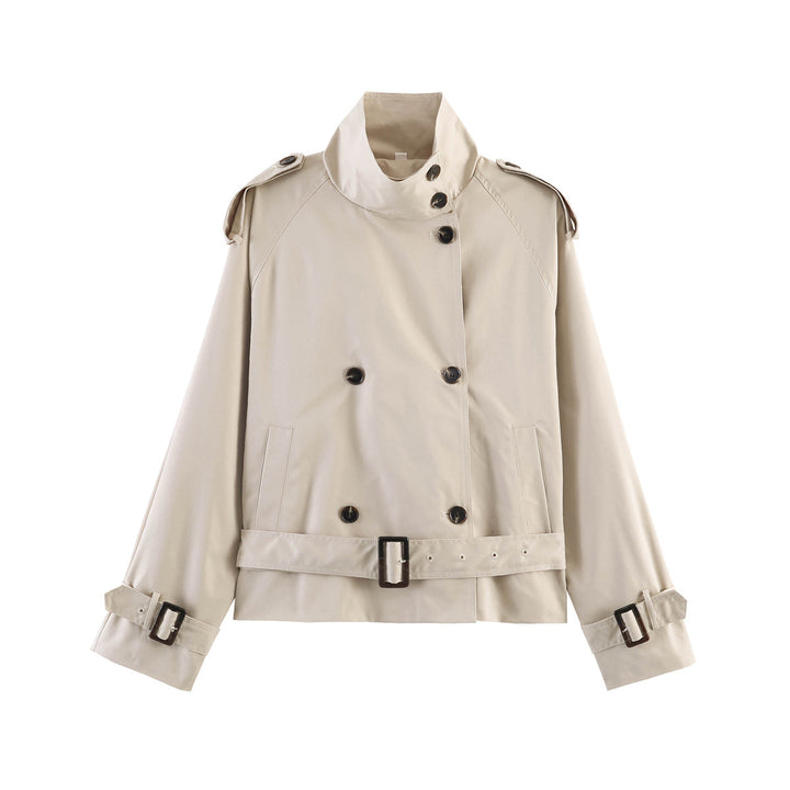 Damen 20+ kurzer Doppelreiher Trenchblouson im Boxy‑Cut mit Stehkragen Schulterklappen und verstellbarem Taillengürtel Echo Archiv