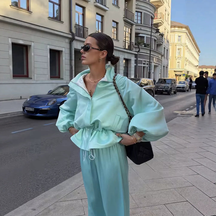 Damen Voluminöse Cropped‑Blousonjacke mit Puffärmeln, Tunnelzugtaillierung und Stehkragen Echo Archiv