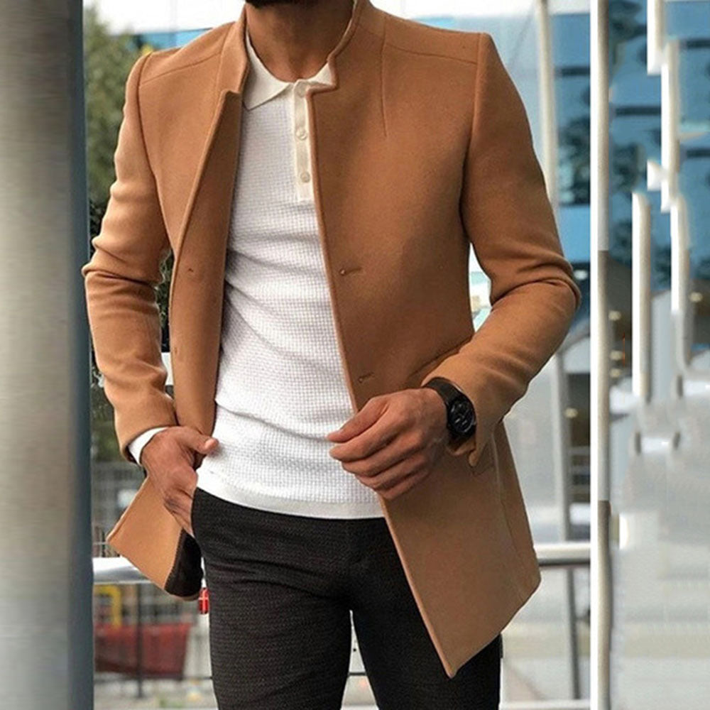 Herren eleganter Blazer mit modernem Schnitt und minimalistischen Details Echoarchiv