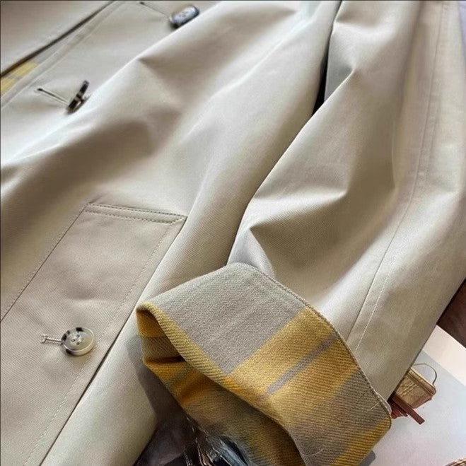 Damen Eleganter Trenchcoat mit doppelter Knopfleiste aus hochwertigem Material Echoarchiv