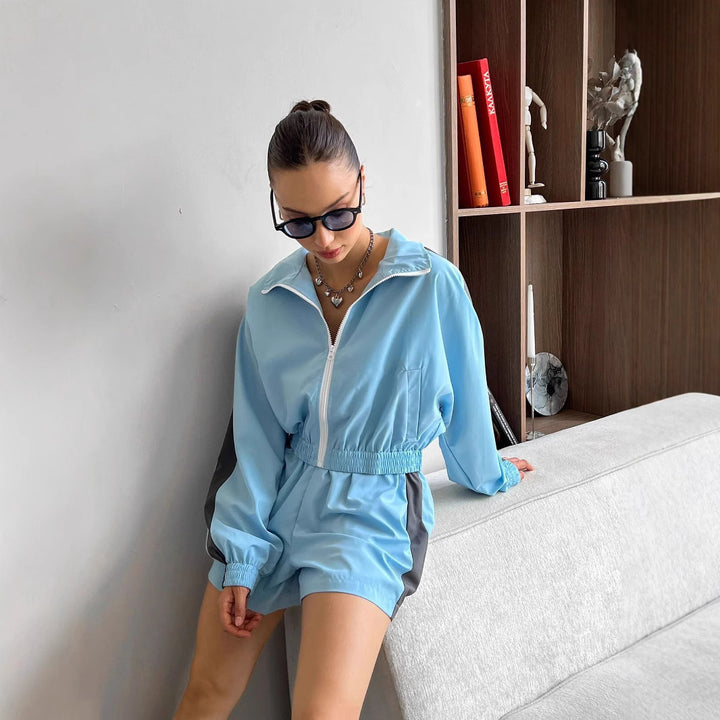 Damen nan kurzes Sport-Trackset mit Crop-Zip Jacke und elastischer Highwaist-Shorts Echo Archiv