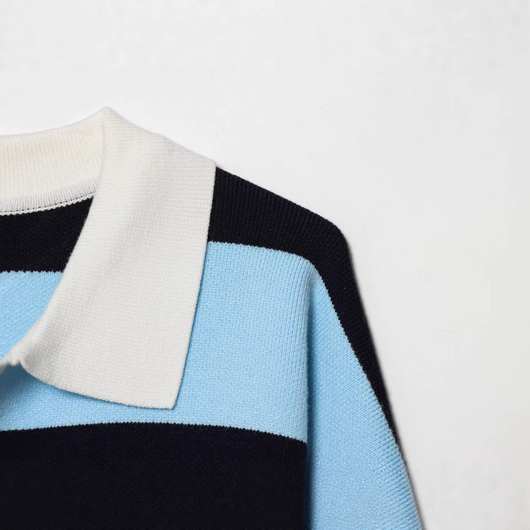 Damen gestreifter kurzer Rugby-Strickpullover mit offenem V-Ausschnitt und Hemdkragen Echoarchiv