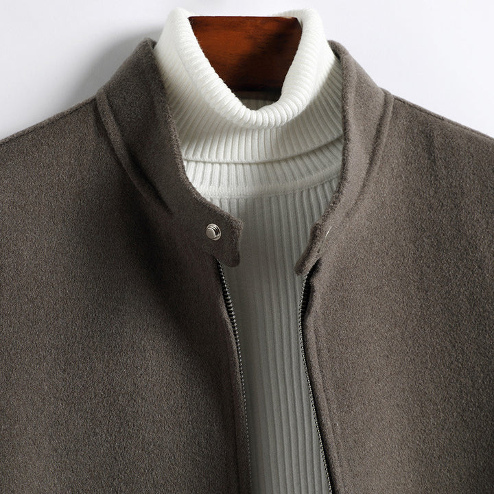 Herren Elegante Kurzjacke aus Wollmix mit Stehkragen, verdecktem Reißverschluss und konturierten Eingrifftaschen Echoarchiv