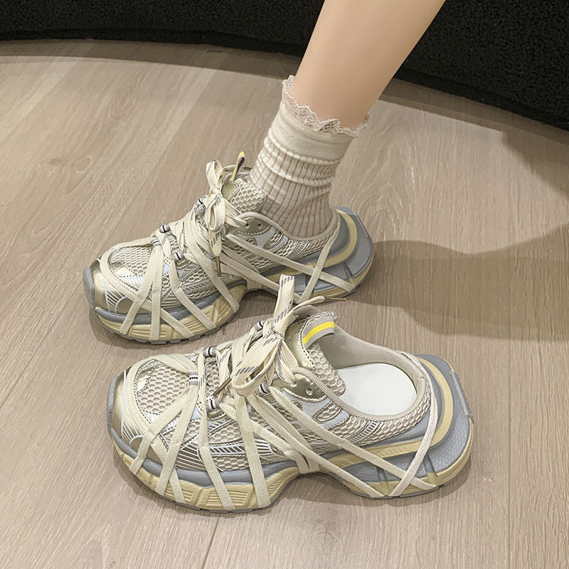 Damen Chunky-Sneaker mit mehrfachen Zier‑Riemen, atmungsaktivem Mesh und ergonomischer Plateau-Sohle – Névara