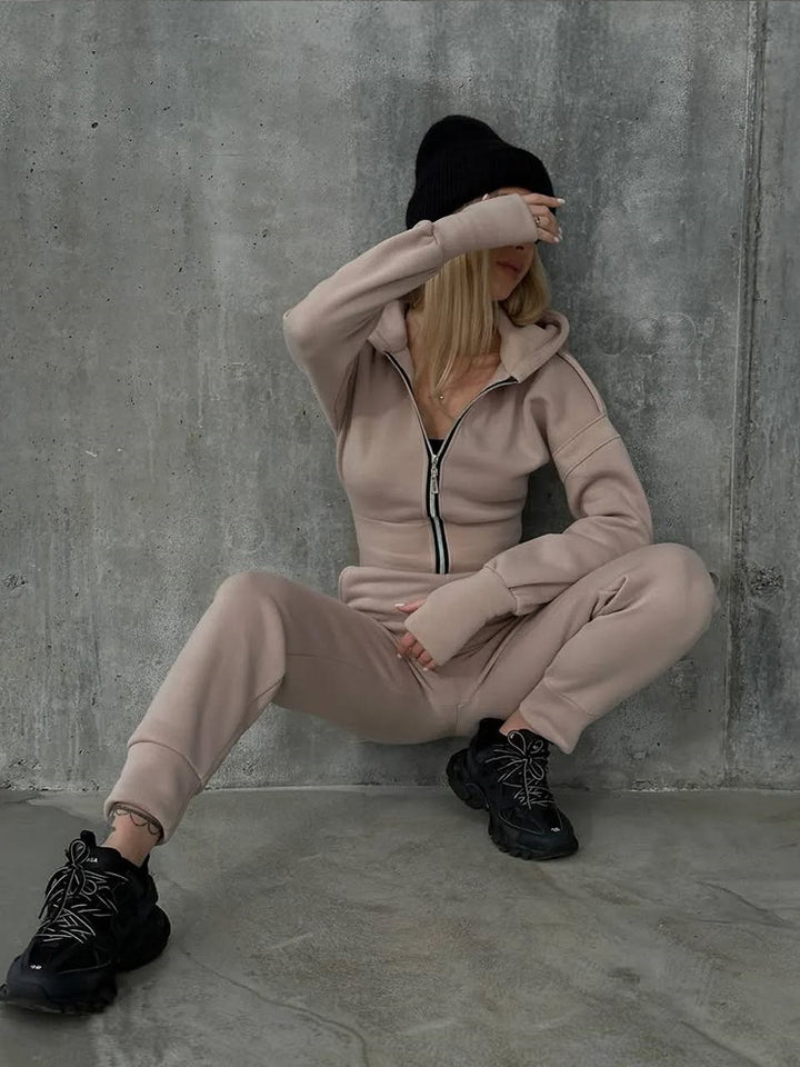 Damen Figurbetontes Kapuzen-Loungewear-Set mit tailliertem Zip-Hoodie und High-Waist Jogginghose – Avérine