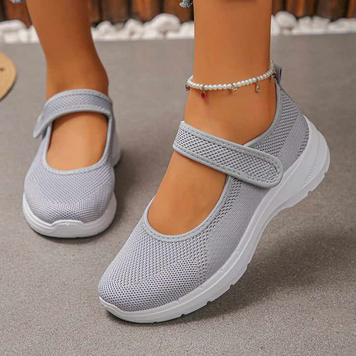 Damen Sportliche Slip-On Sneakers mit atmungsaktivem Mesh-Obermaterial und elastischen Riemen Echo Archiv
