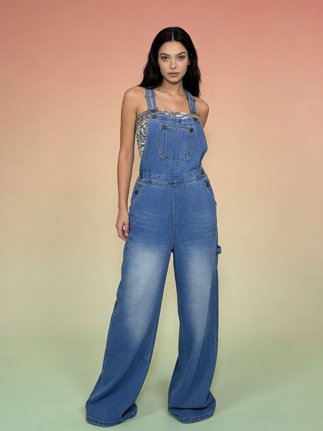 Damen Latzhose im lässigen oversized Schnitt mit funktionalen Seitentaschen Echo Archiv