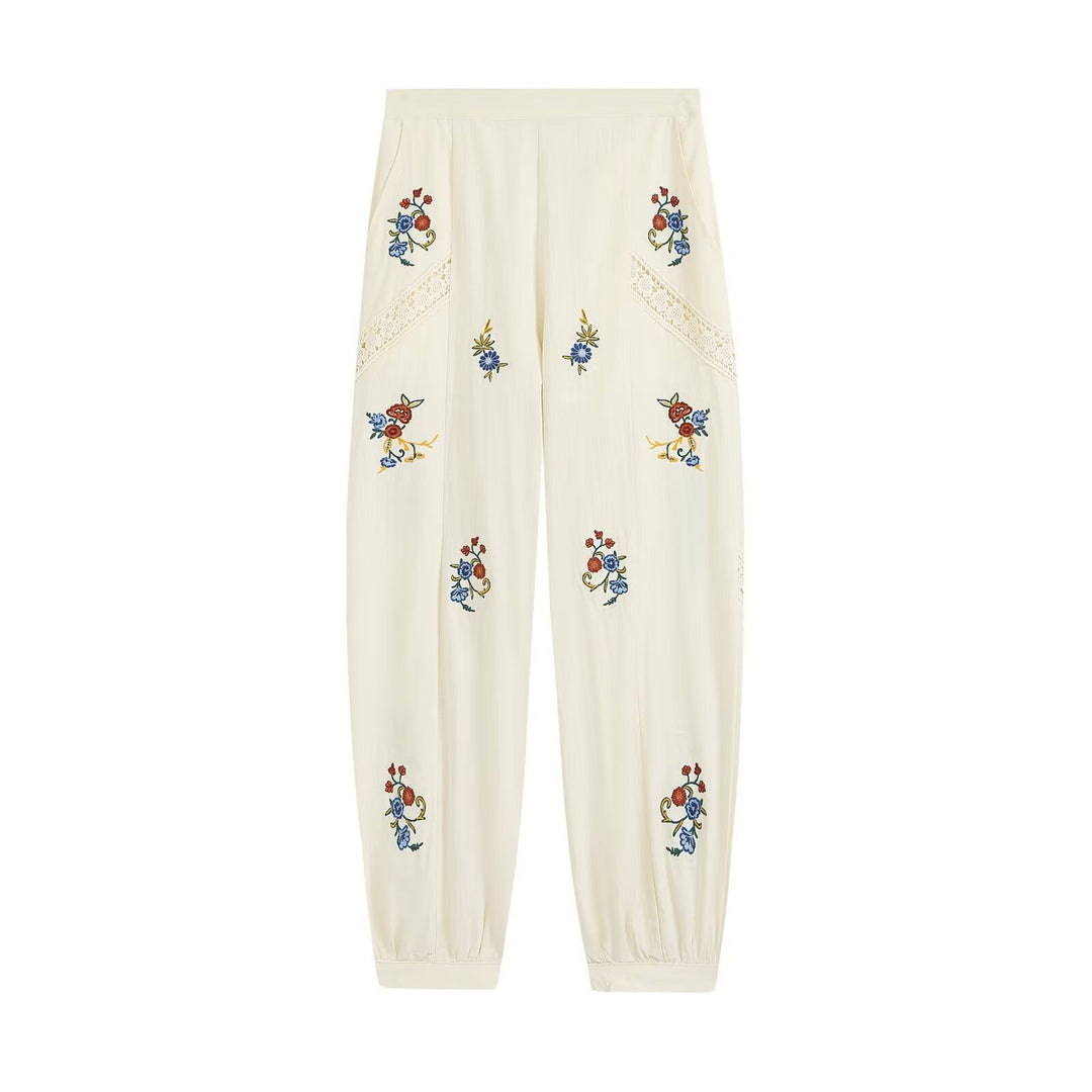 Damen Locker geschnittene Boho-Hose mit floraler Stickerei, Spitzeneinsätzen und elastischen Bündchen Echo Archiv